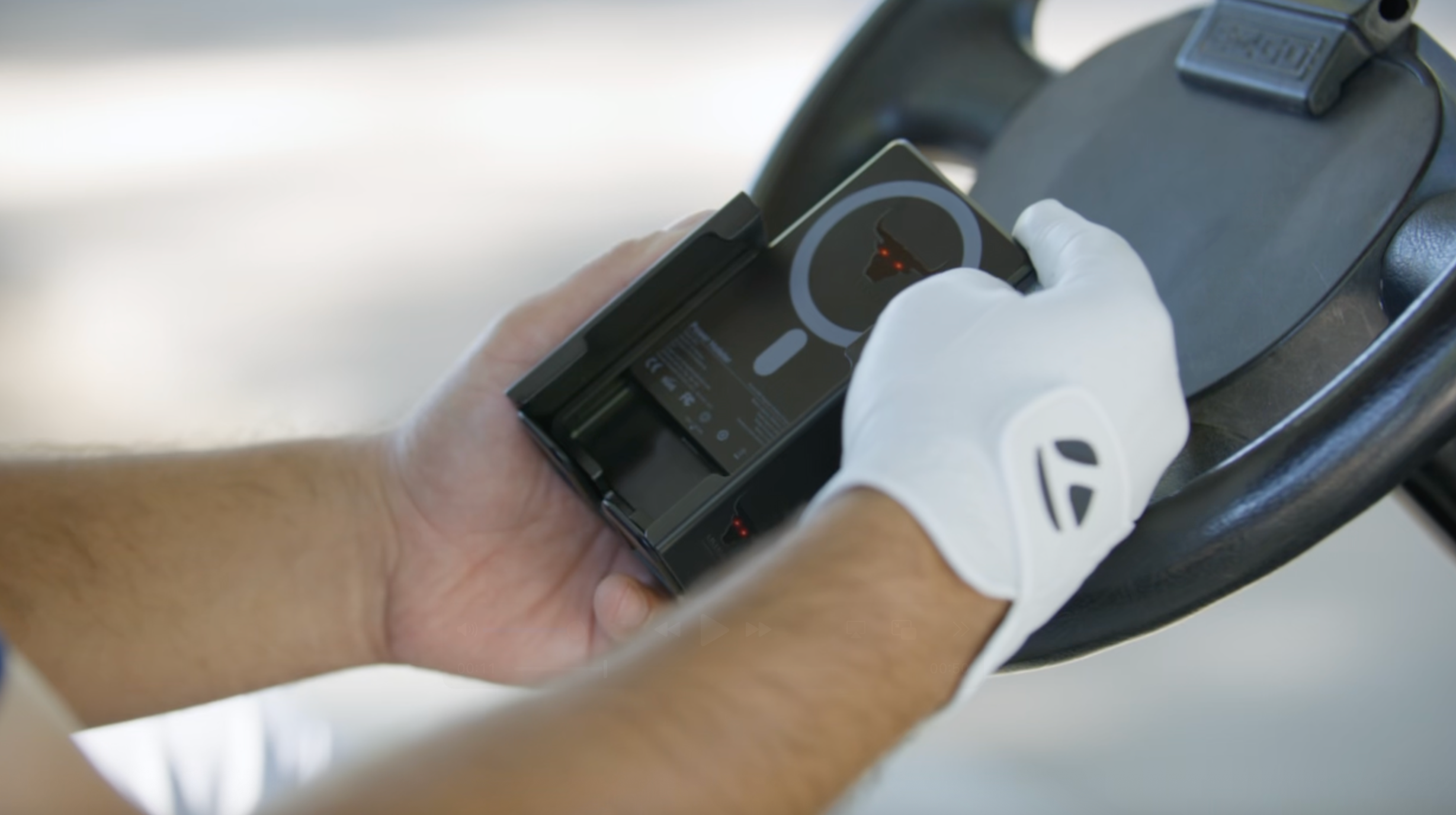 BULLISH POWER HOLSTER with Detachable Magnetic Power Bank